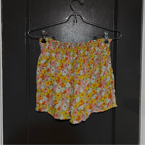 Spring Short - “Out From Under” - Picture 2 of 4